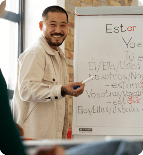 Curso de espanhol - Escola com aula presencial e online